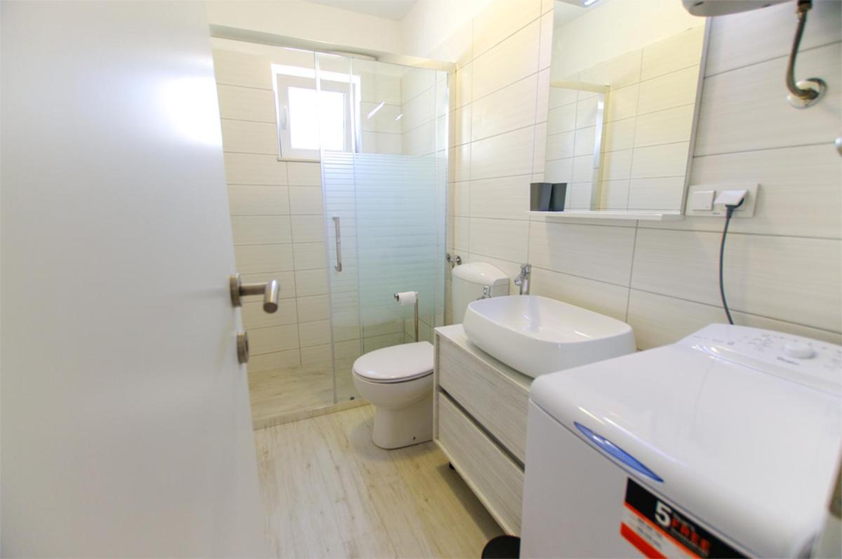 Markov Place Murter Bagian luar foto